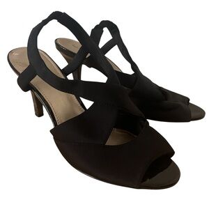 Bandolino Heeled Sandals Black Stretchy Strappy 3.5 inch heel 10